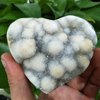 Natūralus agatas kristalų grupių mylintis mineralinių egzemplioriai, reti ir gražios širdelės formos akmenys