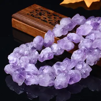 Ametistas akmuo, akmenys natūralūs mineraliniai kristalai, papuošalai gydomųjų akmenų taško grubus reiki grupių kristalų ornamentu dekoravimui